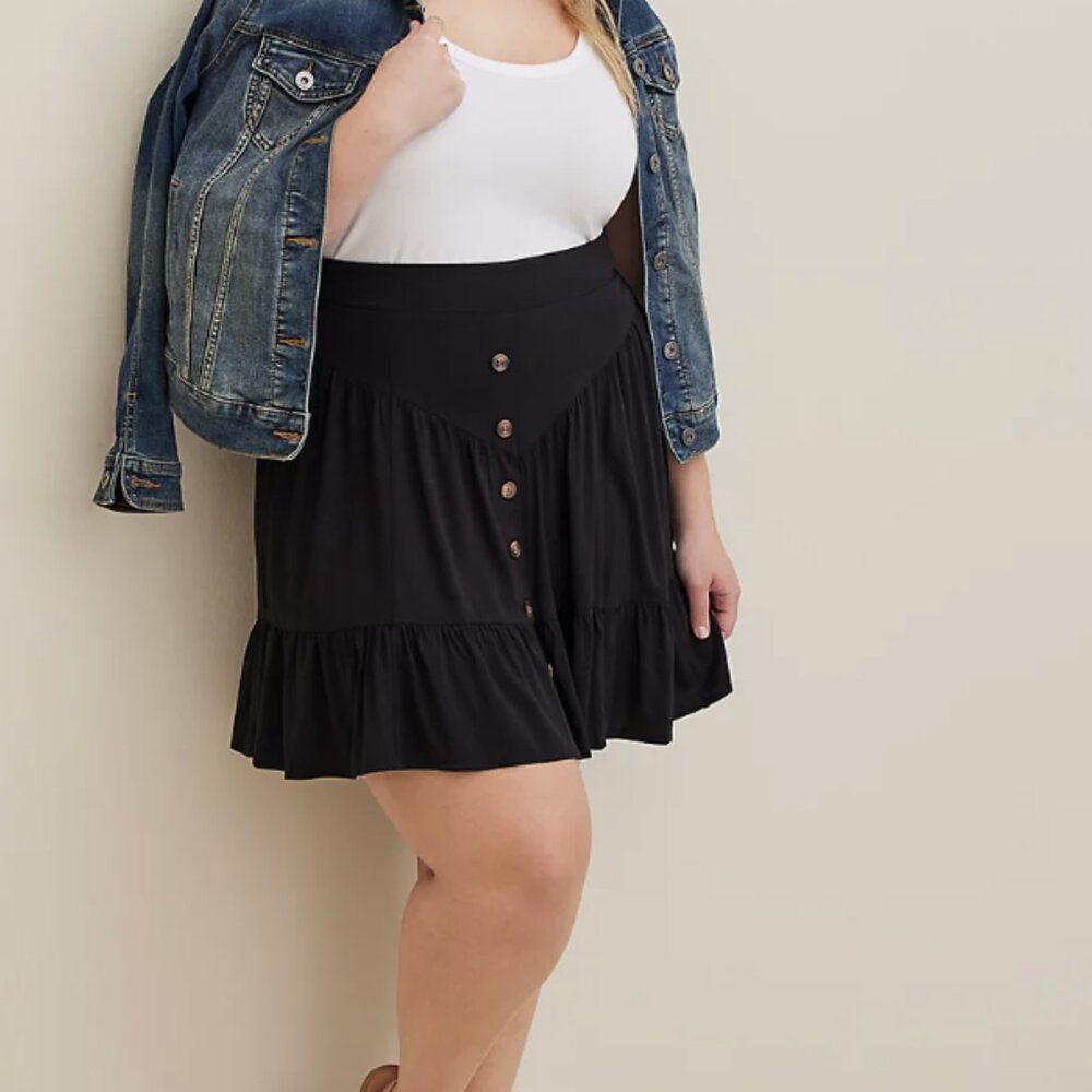GOTH TORRID GOTH 80'S BUTTON FRONT TIERED MINI SKIRT - CHALLIS BLACK 1 1X 14 16 - Picture 3 of 5